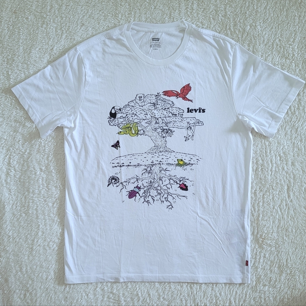 Levi's Tree🌳 Print Graphic Tee👕 - NWT